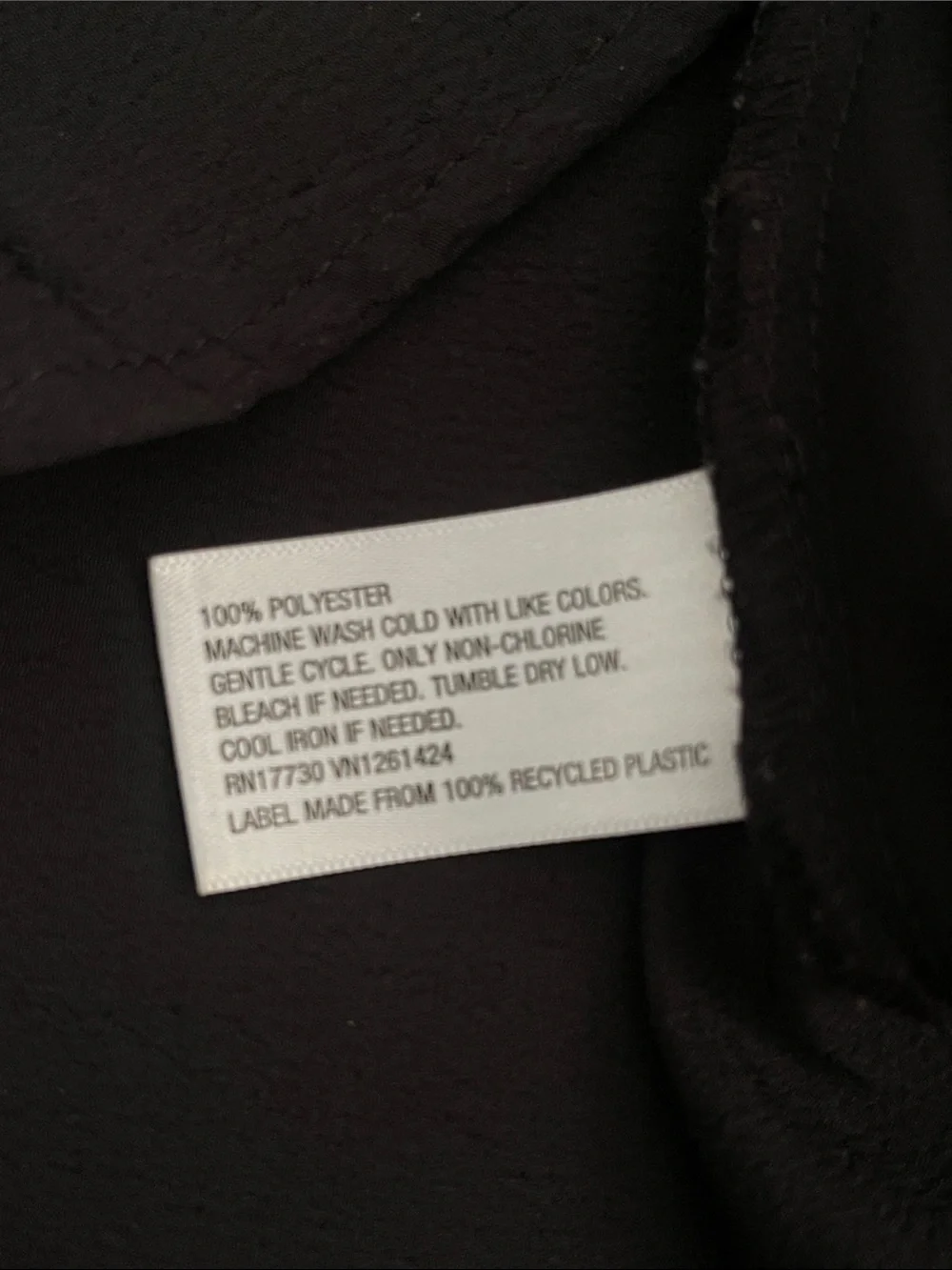Black Sleeveless Keyhole Flowy Dress - Picture 2 of 4